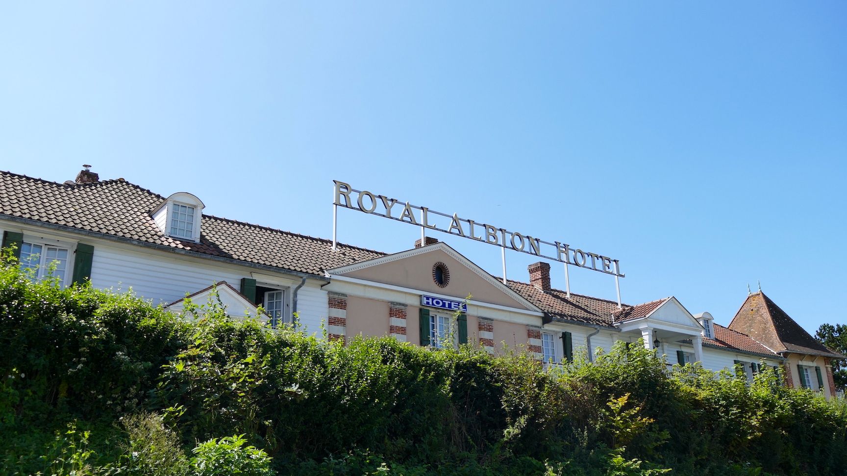 Das Royal Albion Hotel in der Normandie. 