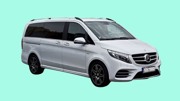 Fahrzeugmodell von einem Mercedes Vito.