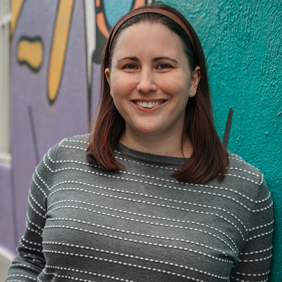 Portrait photo of Lindsay.