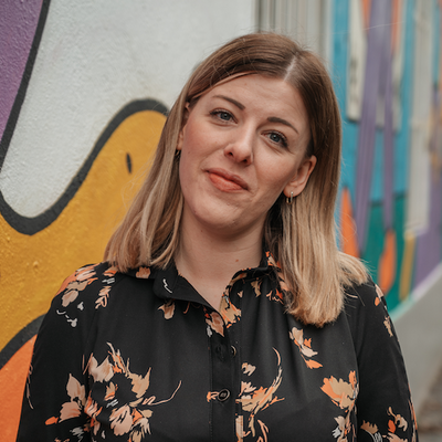 Portrait photo of Saskia Johrden.